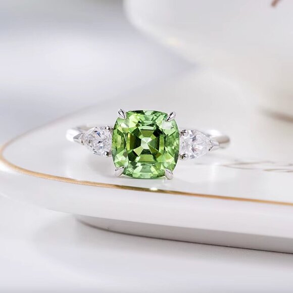 NEW 18k White Gold Peridot Diamond Ring Cushion Cut - Picture 1 of 5